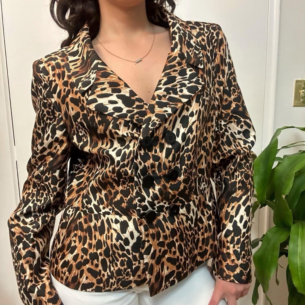Stylish Leopard Print Blazer - image 4
